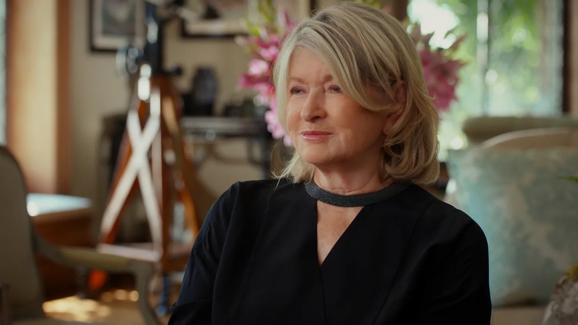 Martha Stewart Reveals She Kissed a Stranger in a Cathedral During