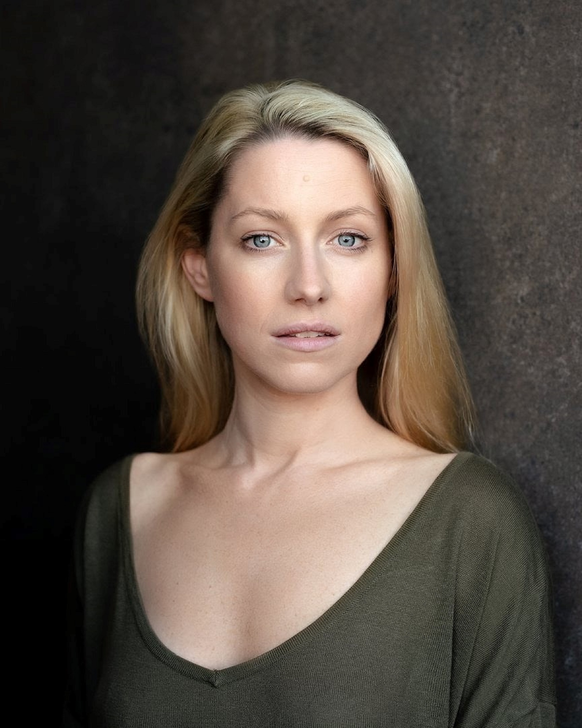 Niamh Walsh headshot (c Harry Livingstone)