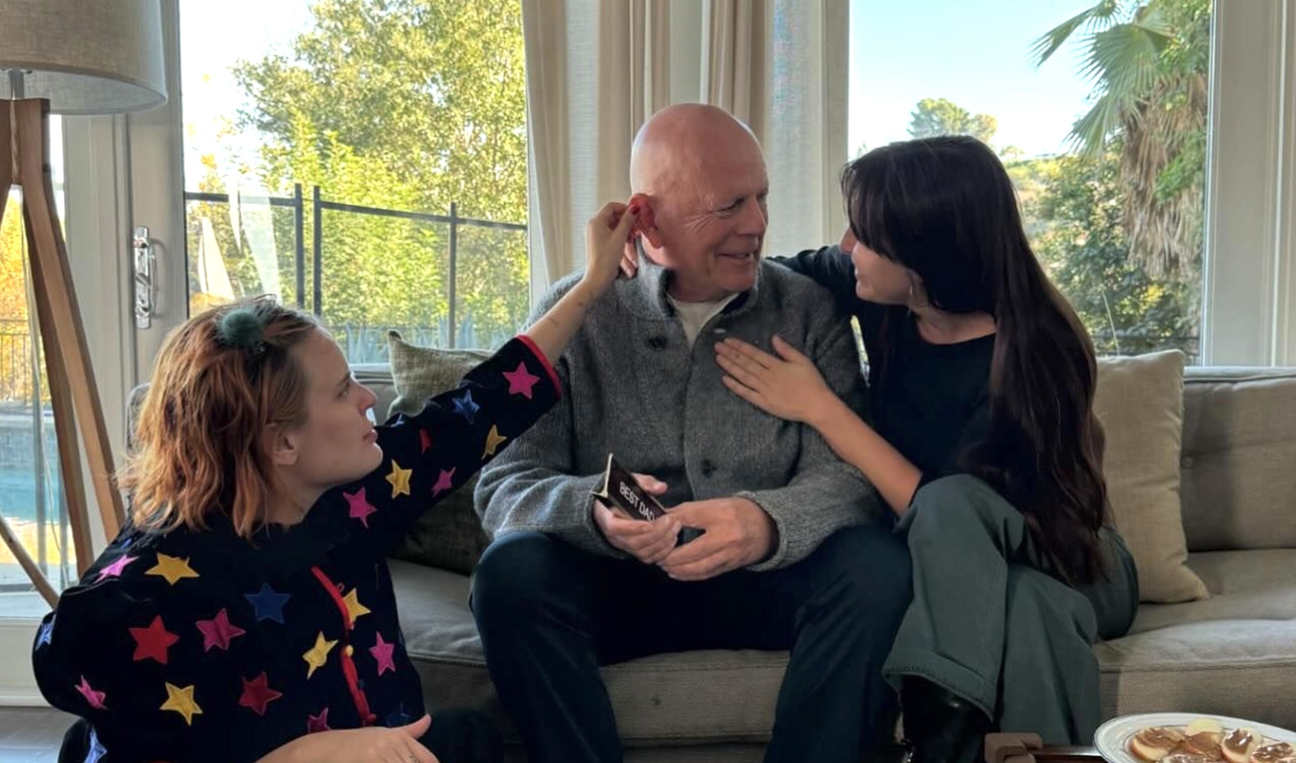 Bruce Willis Smiles With Daughters on Thanksgiving in Rare Photos