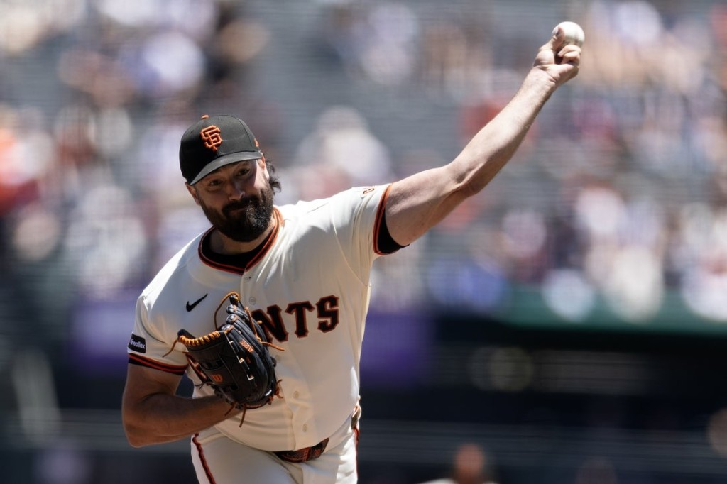 Giants eke out 3-2 win over Braves to clinch series win